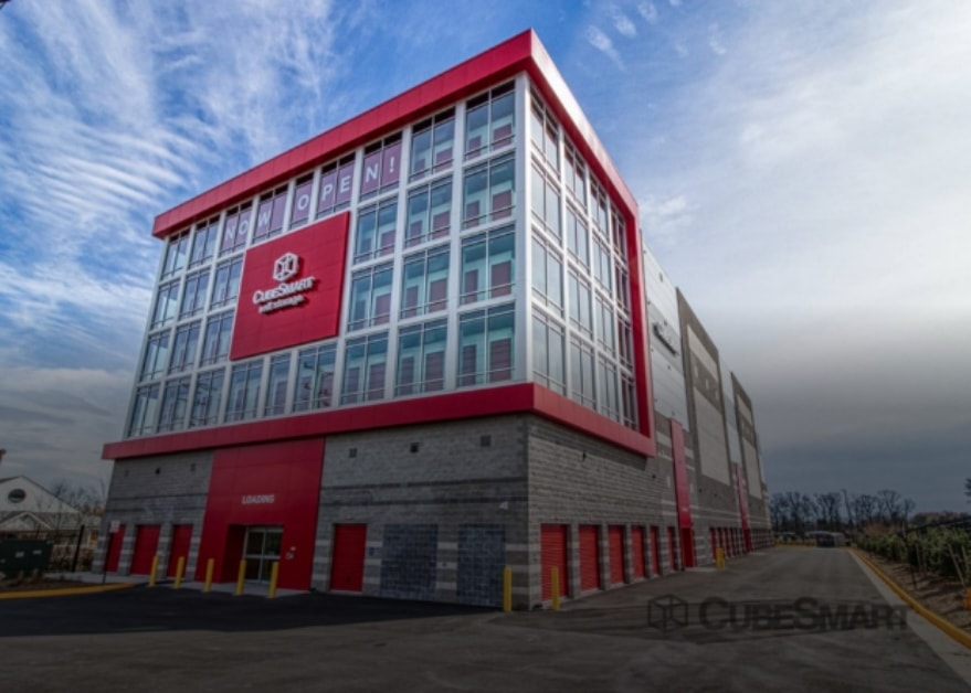 Virginia Gateway self storage building